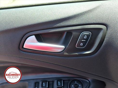 Used 2019 Ford Escape SE FWD image 15