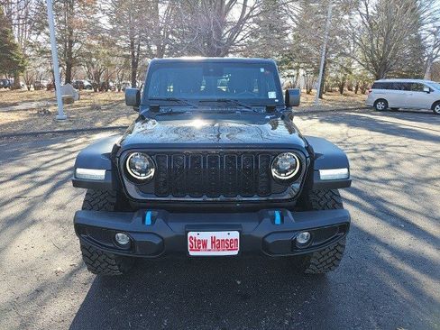 Used 2024 Jeep Wrangler Willys image 9
