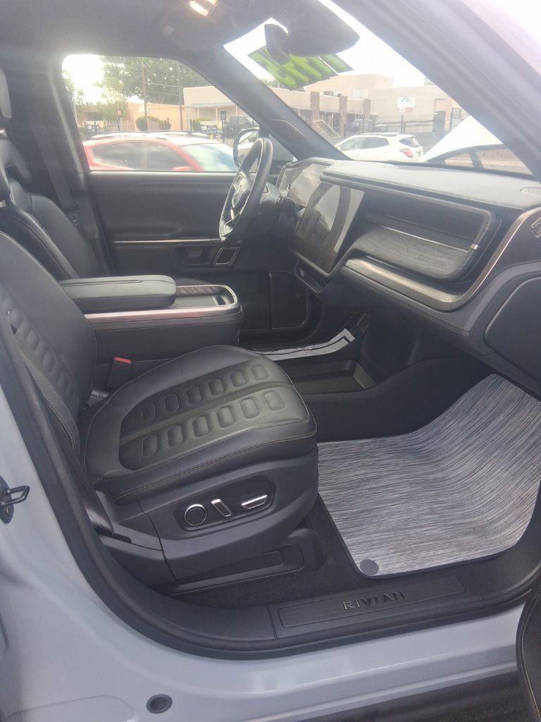 Used 2024 Rivian R1T Adventure Dual AWD/4WD image 10