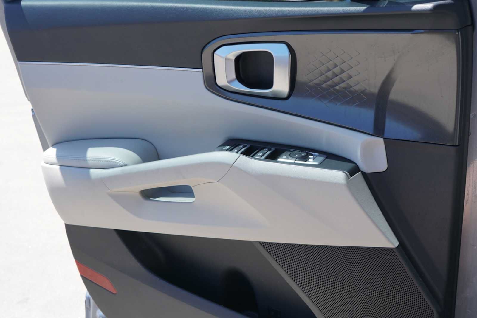 Certified 2022 Kia Sorento S w/ Panoramic Sunroof Package FWD image 17