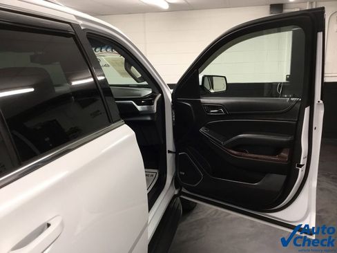 Used 2017 GMC Yukon SLT image 42