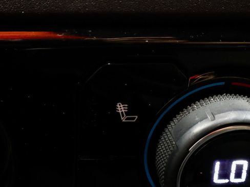 Used 2024 Chevrolet Silverado 1500 LT AWD/4WD image 4