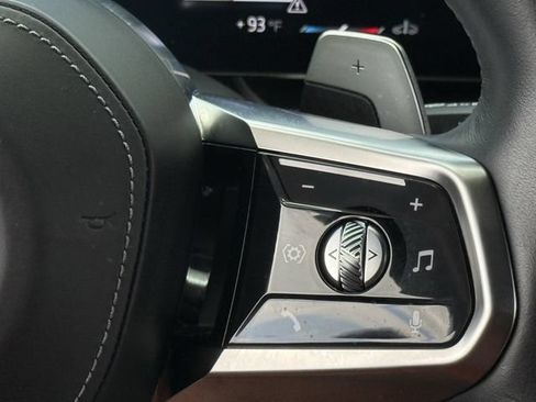 Used 2023 BMW 760i xDrive AWD/4WD image 16