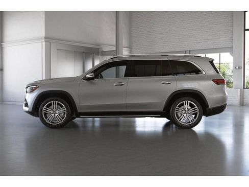 Used 2023 Mercedes-Benz GLS 450 4MATIC image 35
