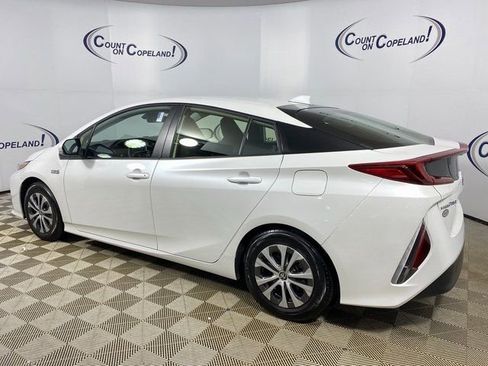 Certified 2022 Toyota Prius Prime LE image 4