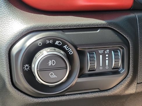 Used 2021 Jeep Gladiator Rubicon AWD/4WD image 37