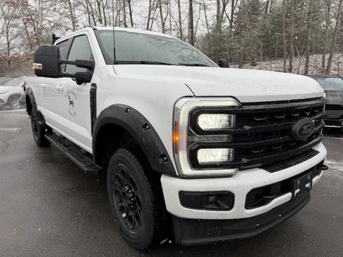 Used 2024 Ford F250 XLT w/ Black Appearance Package image 17