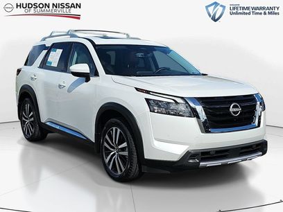 Used 2025 Nissan Pathfinder Platinum w/ Cargo Package