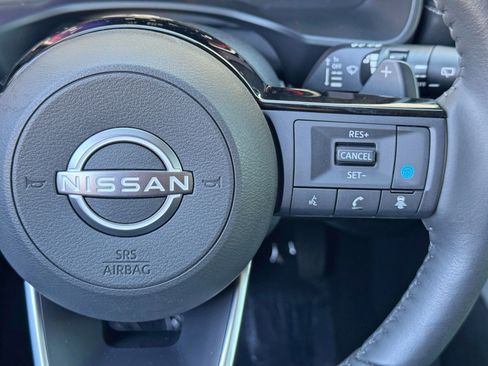 Used 2024 Nissan Rogue SL FWD image 21