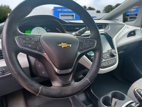 Used 2017 Chevrolet Bolt LT FWD image 9