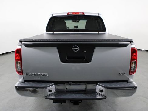 Used 2013 Nissan Frontier SV image 10