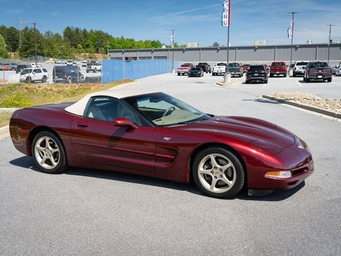 Used 2003 Chevrolet Corvette Convertible w/ Preferred Equipment Group1 RWD image 10