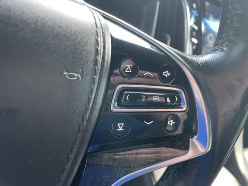 Used 2016 Cadillac Escalade Platinum image 17