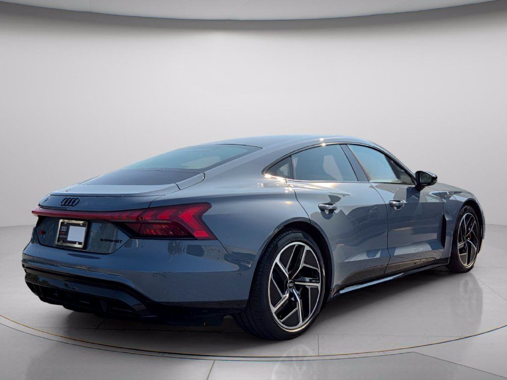 Used 2024 Audi RS e-tron GT w/ Carbon Performance Package AWD/4WD image 7
