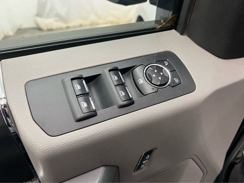 Used 2016 Ford F150 XLT w/ Equipment Group 302A Luxury image 13