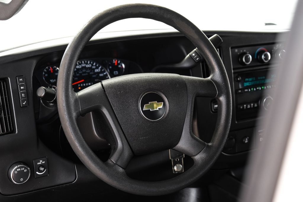 Used 2017 Chevrolet Express 2500 RWD image 11