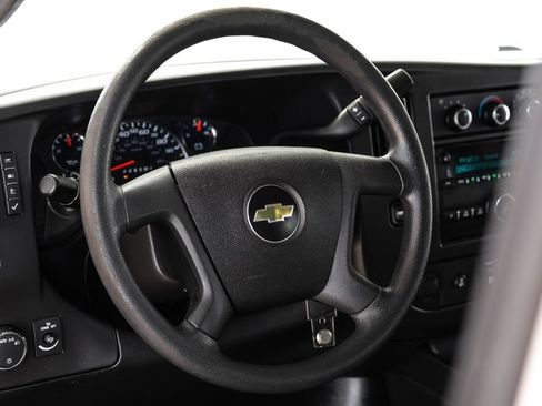 Used 2017 Chevrolet Express 2500 RWD image 11