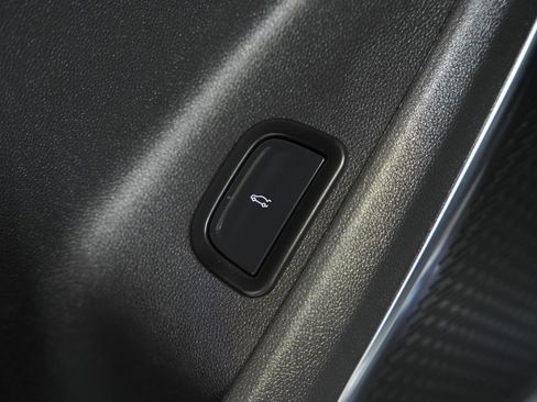 Used 2025 GMC Acadia Denali w/ LPO, Floor Liner Package AWD/4WD image 30