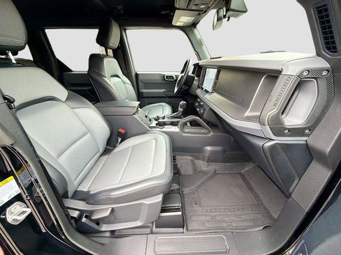 Used 2024 Ford Bronco Everglades image 15