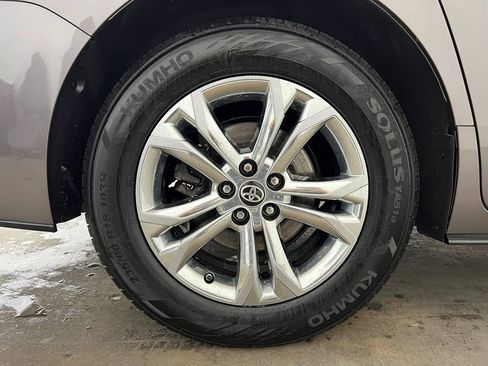 Used 2021 Toyota Sienna XSE AWD/4WD image 32