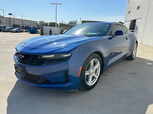 Used 2019 Chevrolet Camaro LT image 3