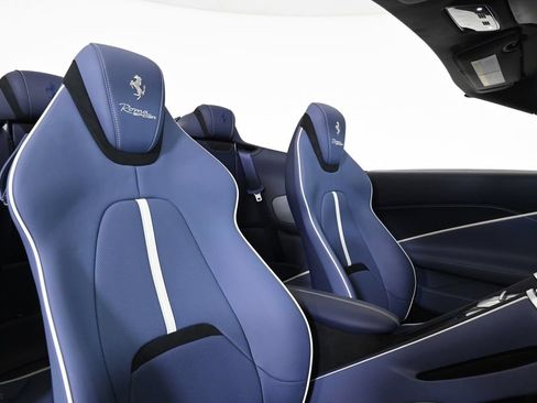 Used 2025 Ferrari Roma Spider RWD image 19