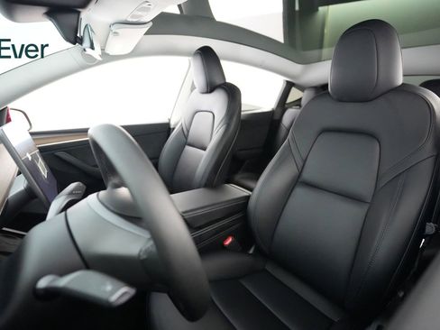 Used 2024 Tesla Model Y Performance AWD/4WD image 4