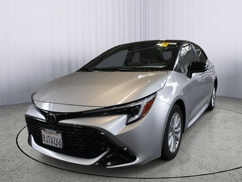 Certified 2024 Toyota Corolla SE w/ SE Package image 3