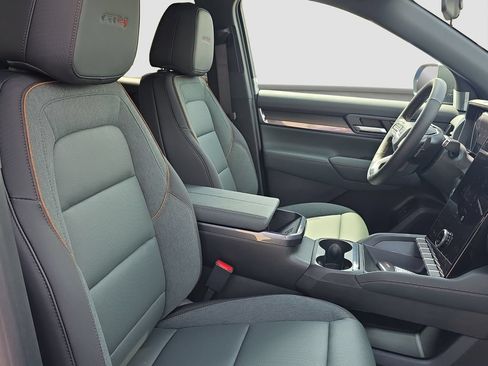New 2026 GMC Terrain AT4 w/ LPO, Black Badging Package AWD/4WD image 19