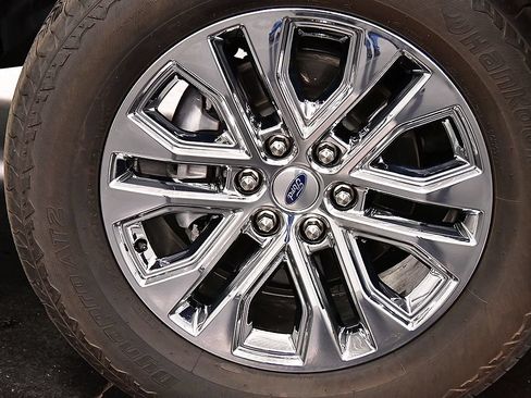 Used 2025 Ford F150 Lariat w/ Equipment Group 501A Mid AWD/4WD image 9