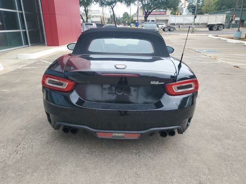 Used 2017 FIAT 124 Spider Abarth RWD image 5