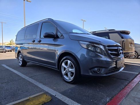 Used 2016 Mercedes-Benz Metris Passenger image 2