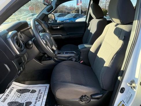 Used 2016 Toyota Tacoma TRD Sport w/ Towing Package image 8