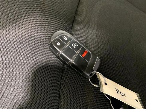 Used 2020 Jeep Renegade Latitude image 11