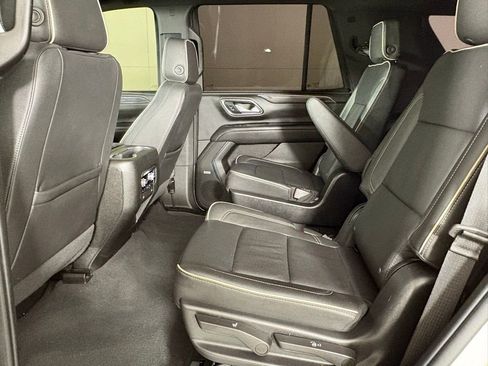 Used 2022 GMC Yukon SLT w/ SLT Premium Package AWD/4WD image 40