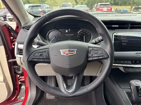 Used 2019 Cadillac XT4 Luxury image 26