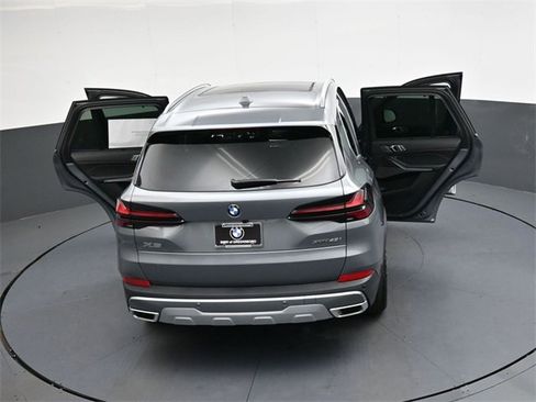 New 2026 BMW X5 xDrive40i w/ Climate Comfort Package image 36
