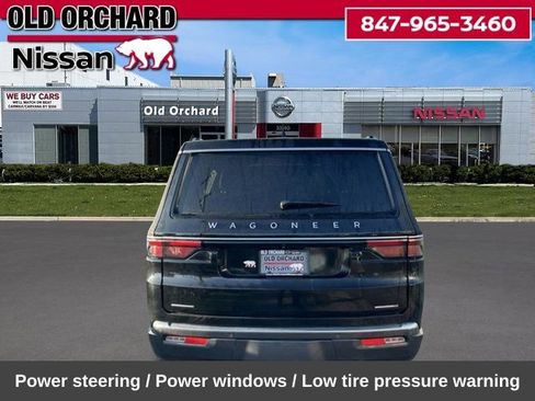 Used 2022 Jeep Wagoneer Series II w/ Premium Group I AWD/4WD image 6