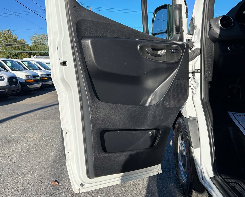 Used 2025 Mercedes-Benz Sprinter 2500 image 27