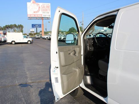 Used 2024 Chevrolet Express 2500 w/ Driver Convenience Package RWD image 22