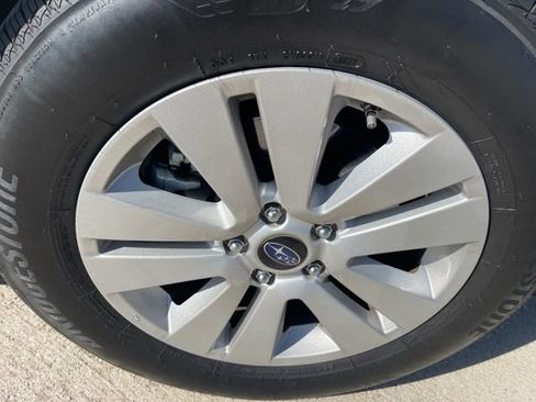 Used 2018 Subaru Outback 2.5i Premium image 7