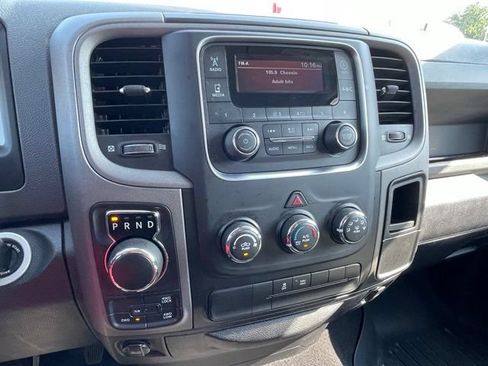 Used 2018 RAM 1500 Express AWD/4WD image 22