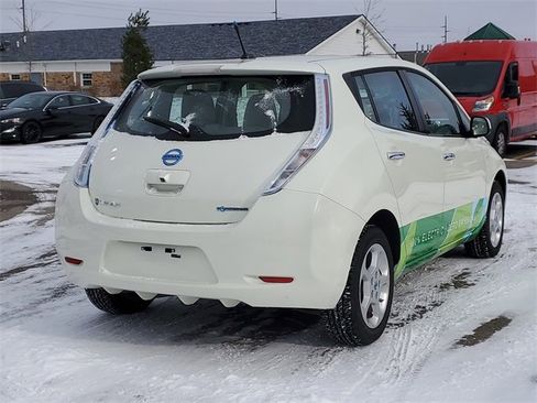 Used 2011 Nissan Leaf SL image 4