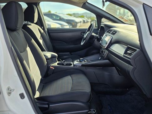 Used 2023 Nissan Leaf S image 10