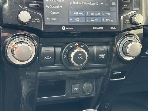 Used 2021 Toyota 4Runner TRD Off-Road Premium w/ Moonroof Package AWD/4WD image 22