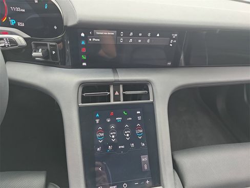 Used 2023 Porsche Taycan image 23