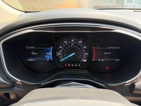 Used 2019 Ford Fusion SE w/ Equipment Group 151A FWD image 15