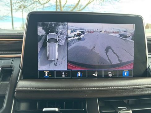 Used 2021 GMC Yukon XL SLT w/ SLT Luxury Package image 25