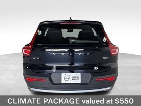 Used 2024 Volvo XC40 B5 Plus w/ Climate Package AWD/4WD image 4