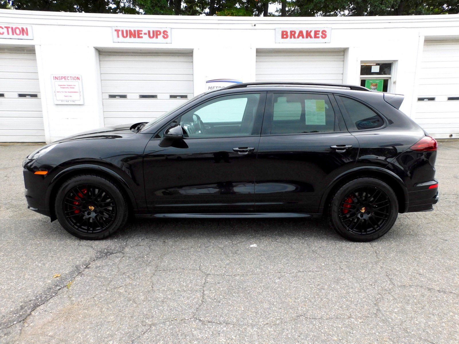 Used 2016 Porsche Cayenne GTS AWD/4WD image 2